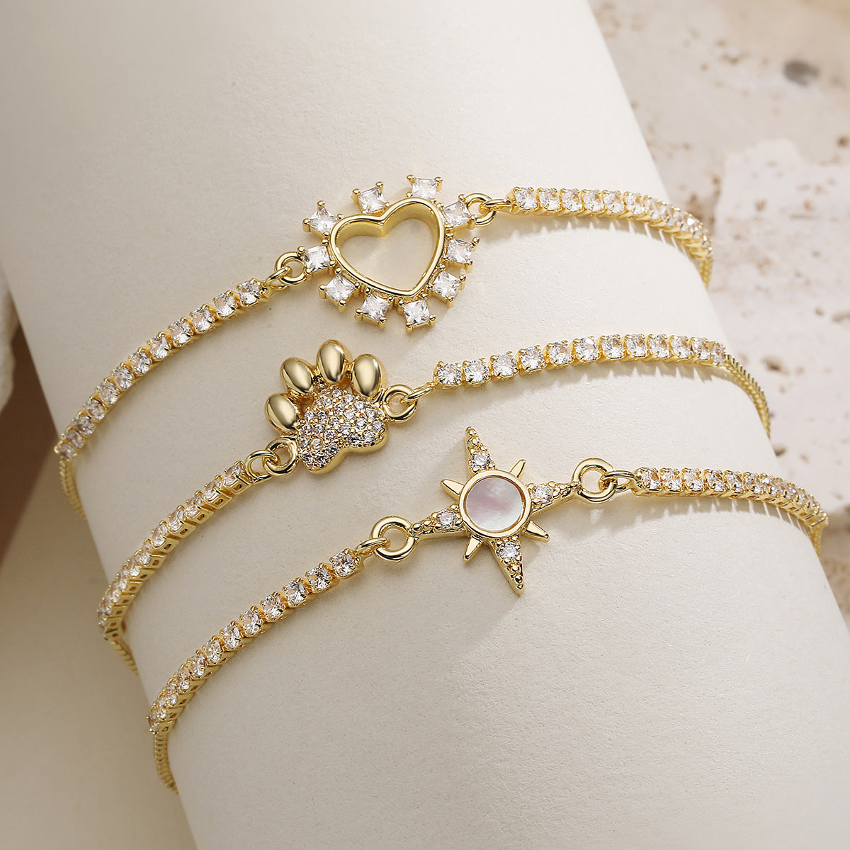 Minimalist Luxury 18K Gold Plated Brass Geometric Heart Cubic Zirconia Inlay Adjustable Cord Bracelet for Women