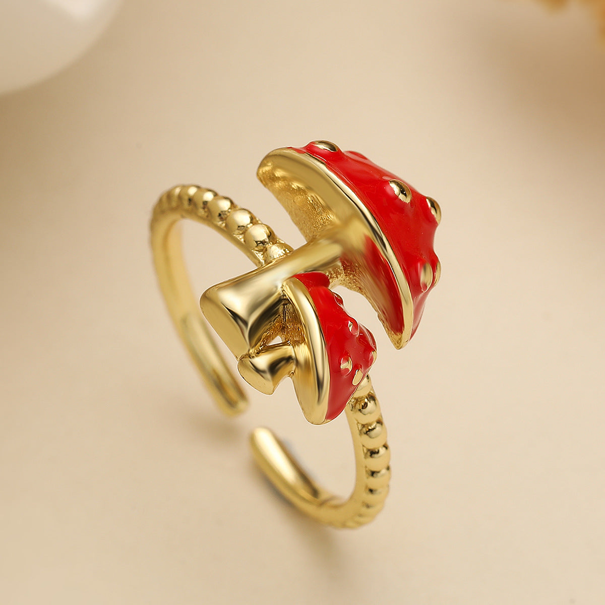 Anillo minimalista de cobre con forma de hongo, baño de oro de 18K y esmalte, para mujer