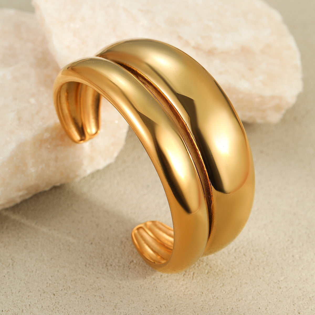 Bracciale da donna in acciaio inossidabile geometrico alla moda con placcatura in oro 18 carati, elegante gioiello da mano adatto all'ufficio