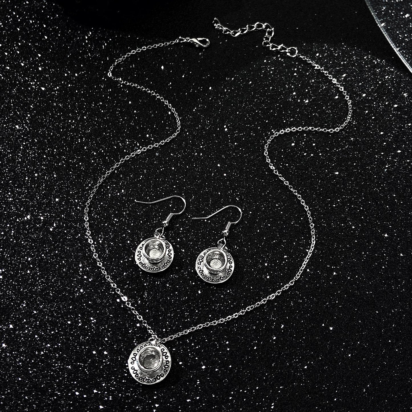 Minimalist Women's Alloy Pendant Necklace and Earrings Set with Tooth Cup Balloon Motifs Electroplated Finish