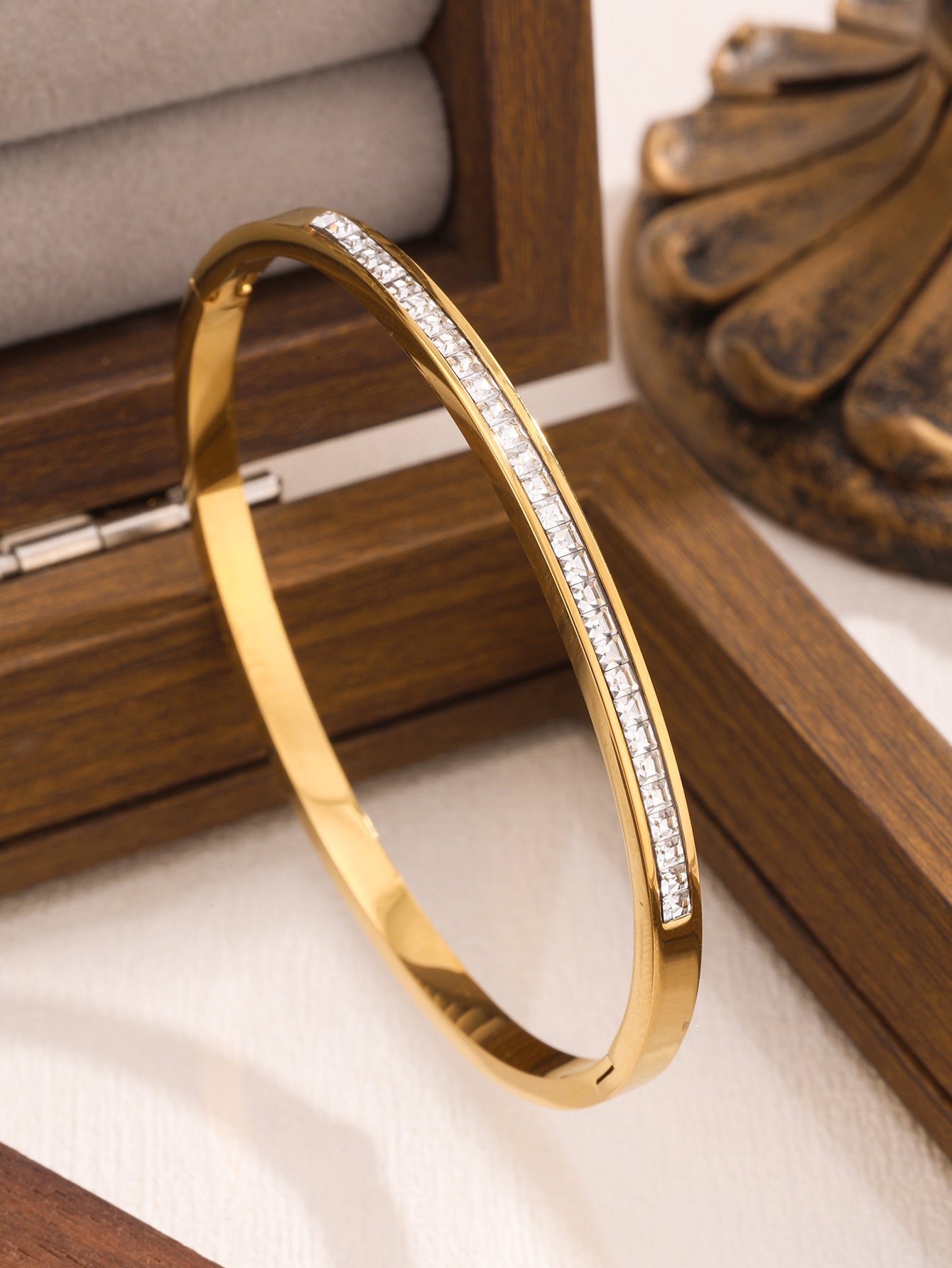 Juego de pulseras de acero inoxidable con trébol de cuatro hojas, incrustaciones de diamantes de imitación y chapado en oro al vacío de 18 quilates, estilo minimalista y a la moda