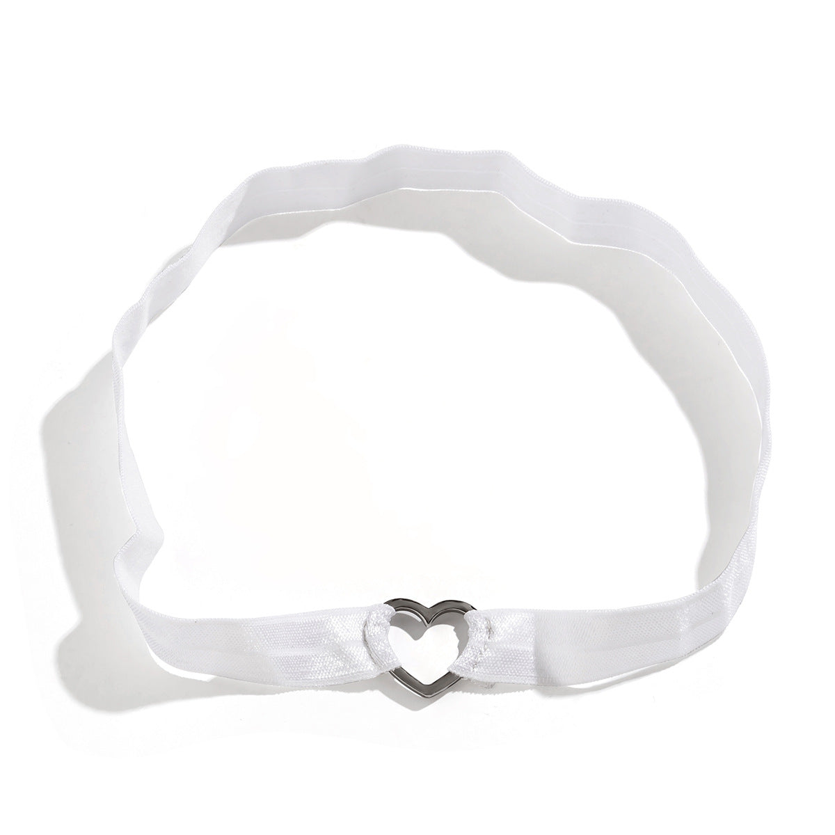 Cavigliera a cuore minimalista in lega da donna con design geometrico intagliato e vestibilità elasticizzata