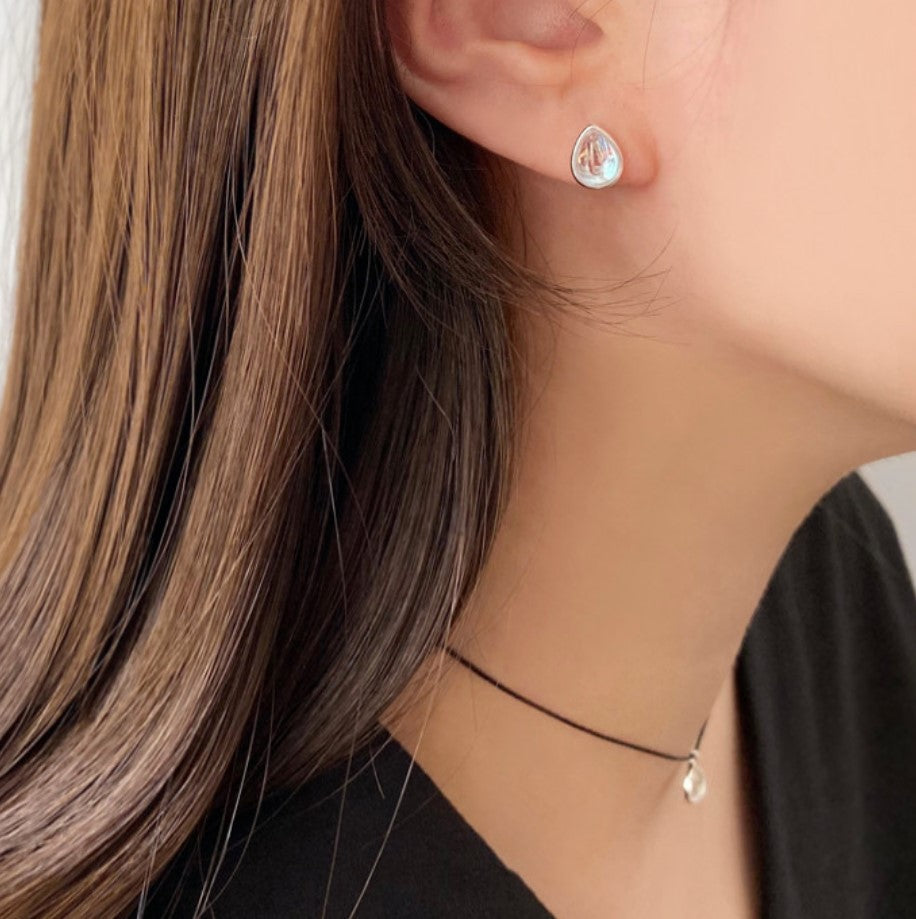 Orecchini da donna minimalisti a goccia in argento sterling 925 con intarsio in strass AB