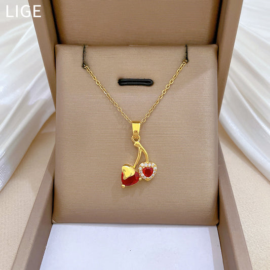 Collana in Acciaio al Titanio a Forma di Cuore con Ciliegie Cartone Animato e Intarsi di Strass per Donne e Uomini, Sottile Catena per Clavicole