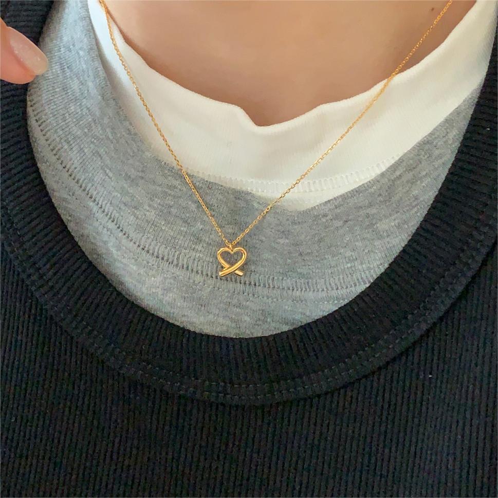 Minimalist Heart-Shaped 925 Sterling Silver Necklace with Pearl Accent on Cross Chain