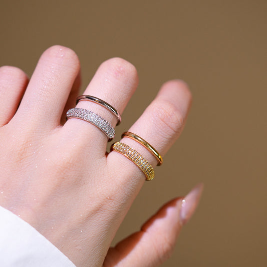 Anello Aperto Geometrico Minimalista da Donna con Intarsio in Zirconia su Base in Rame Placcato Oro