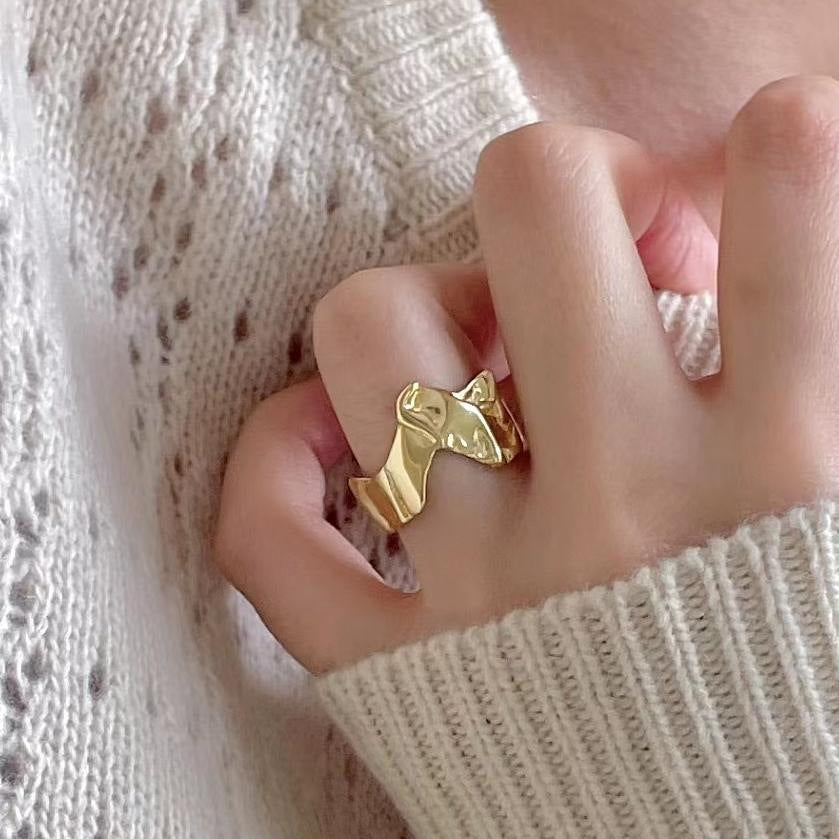 Anillo abierto dulce y minimalista con corazón irregular y textura de plata de ley 925