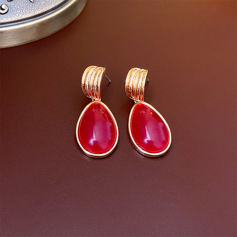 Vintage Floral and Heart-Shaped Alloy Stud Earrings with Gold Plating for Women
