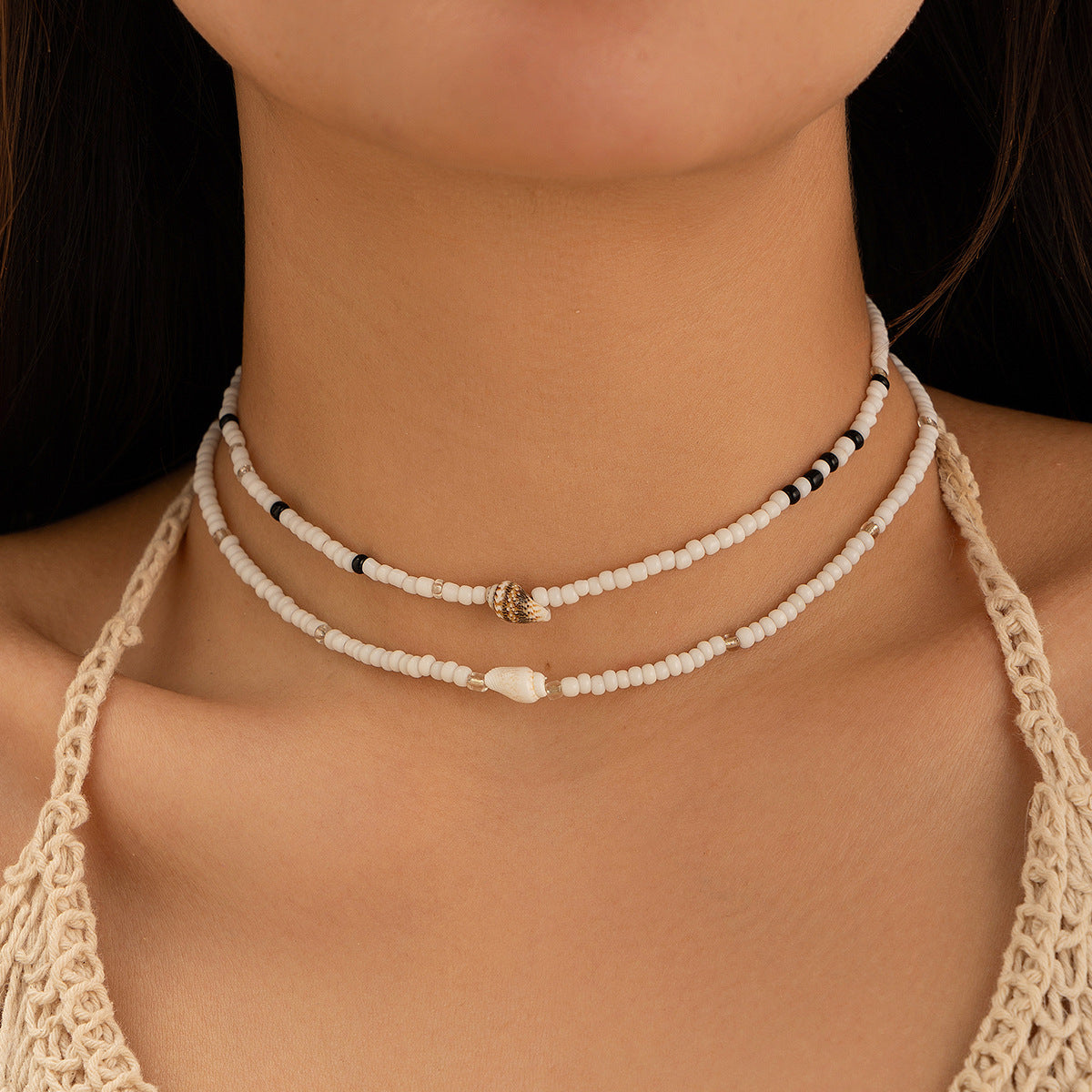 Collana geometrica con clavicola ispirata all'oceano per donna con intarsi in perla e conchiglia, catena a palline fatta a mano
