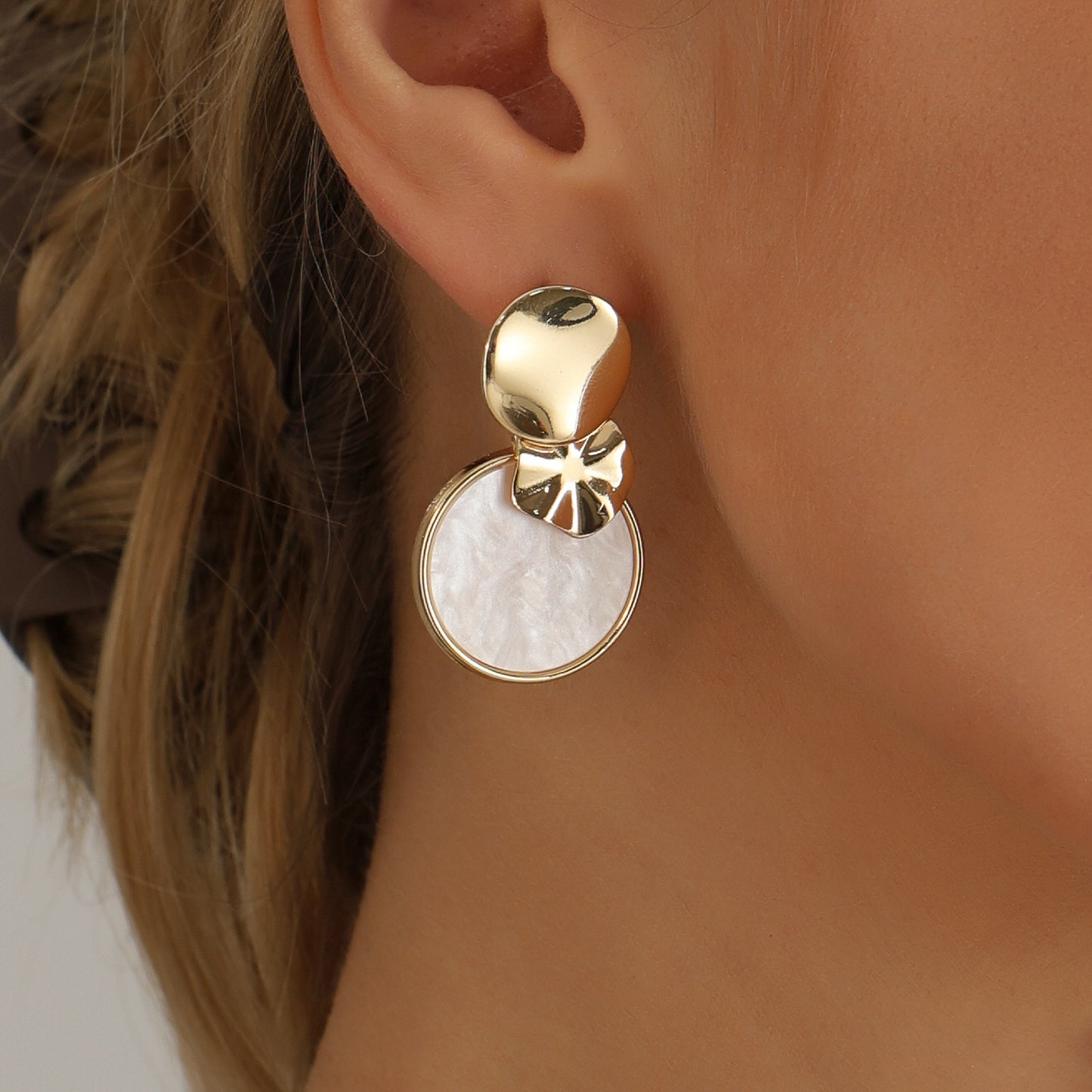 Vintage Geometric Round Rhinestone Inlay Zinc Alloy Earrings for Women