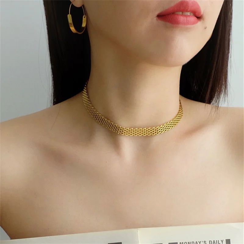 Collana a Catena Minimalista Geometrica in Acciaio al Titanio con Finitura Placcata a Serpente per Donna e Uomo
