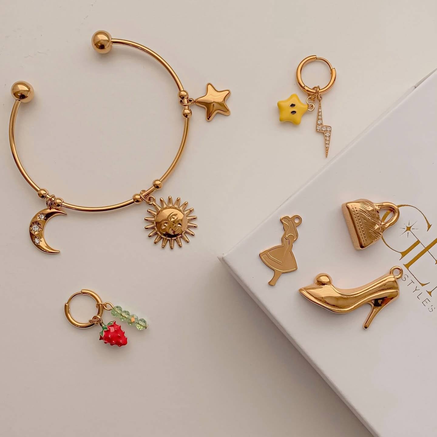 Casual Stainless Steel PVD 18K Gold Plated Heart Charm Bar