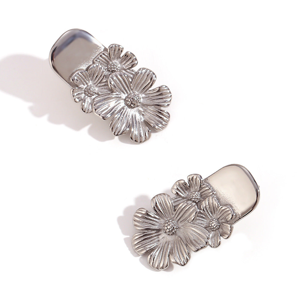 Fashionable Vintage-Inspired Irregular Geometric Heart-Shaped Stainless Steel Earrings with 18K Gold Plating