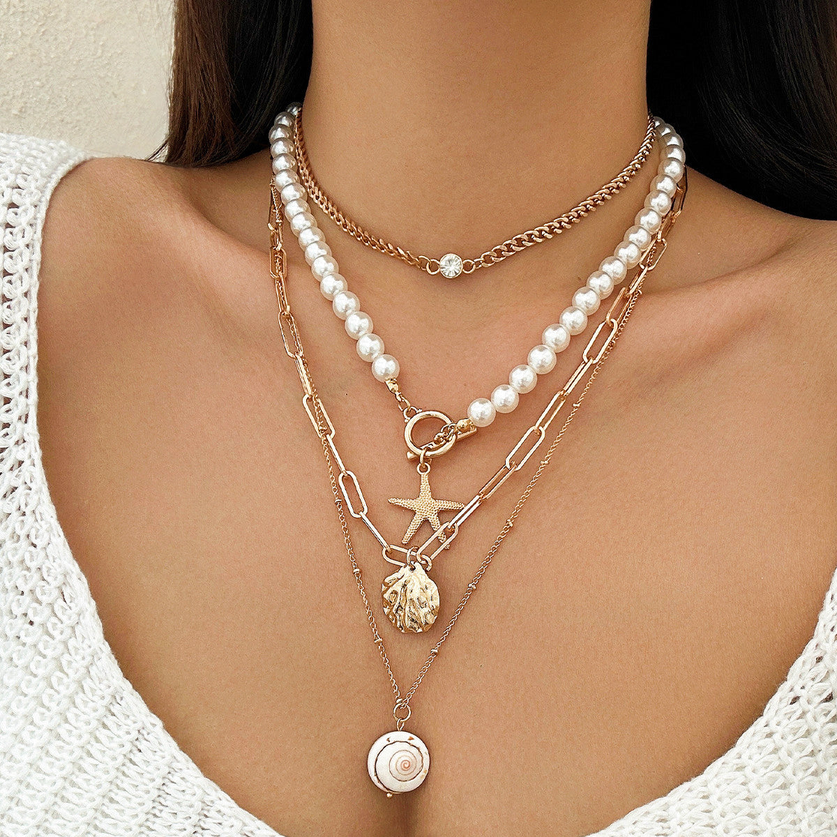 Collana con Pendente Guscio Marino e Stella Marina Boho Chic con Dettagli Nappa, Collana in Lega Multistrato con Finitura Placcata per Donne