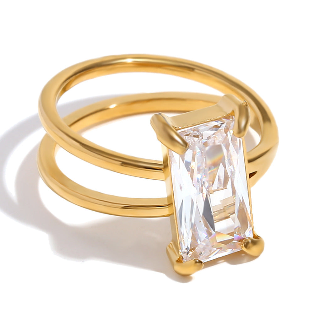 Anello Minimalista Geometrico in Acciaio Inossidabile con Placcatura in Oro 18K e Doppio Strato Asimmetrico con Accento in Cristallo Rettangolare