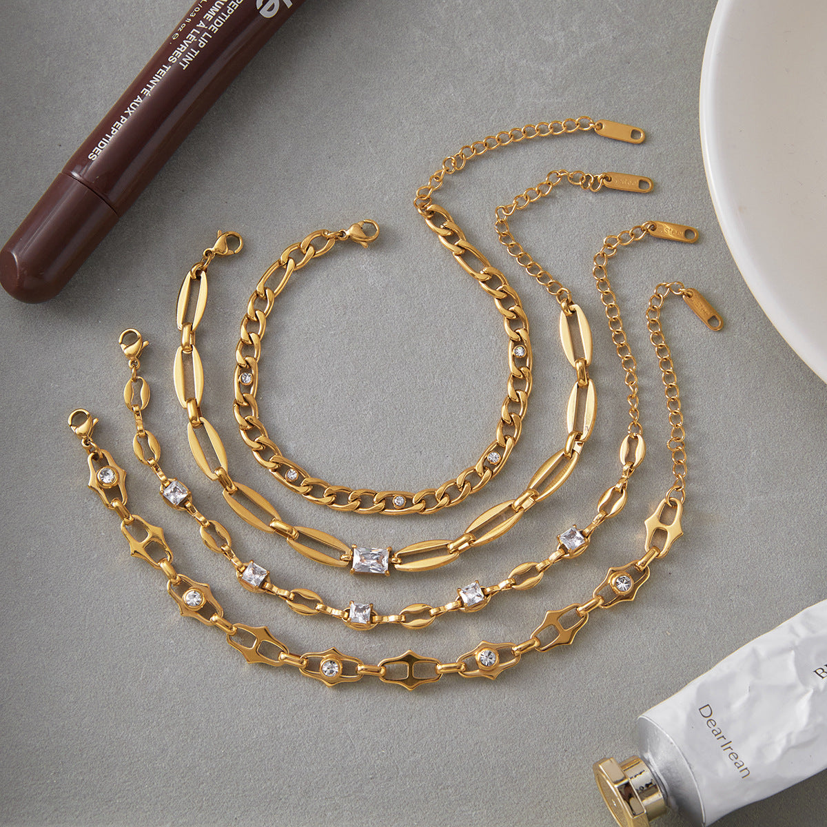 Bracciale Lusso Minimalista Geometrico in Acciaio Inossidabile Placcato Oro 18K con Strass da Donna