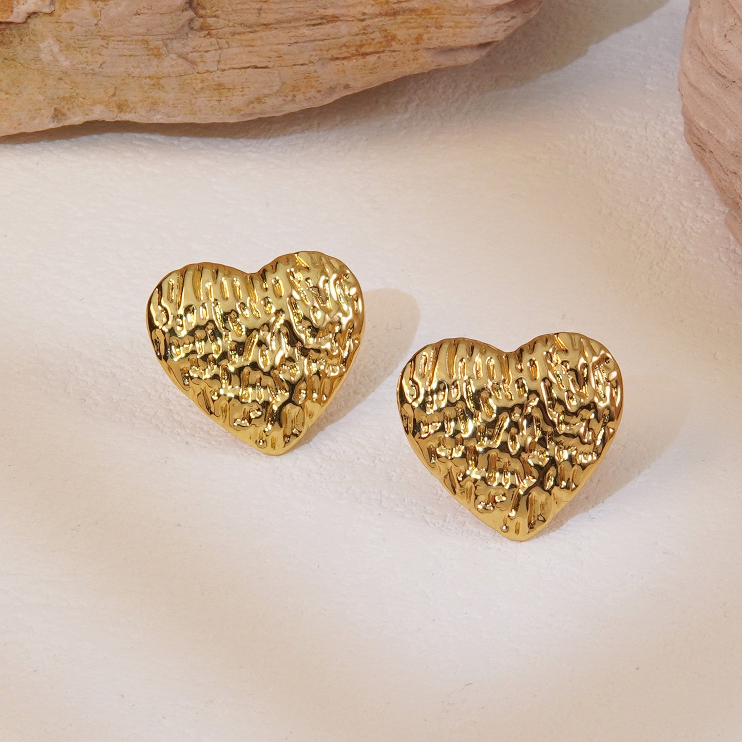 Orecchini a perno da donna a forma di cuore in acciaio inossidabile placcato carini e dolci