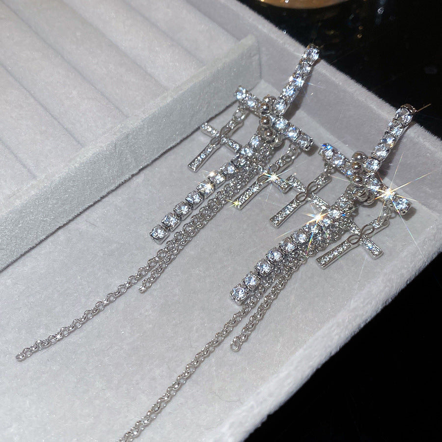 Pendientes de borla con colgante de cruz chic para mujer en cobre con incrustaciones de diamantes de imitación