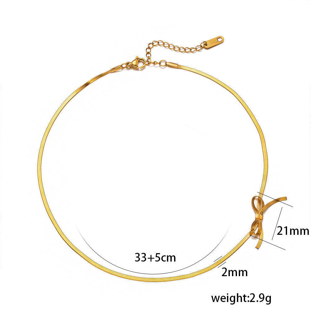 Gargantilla Minimalista para Mujer con Cadena de Serpiente de Acero Titanio Chapada en Oro y Diseño de Lazo