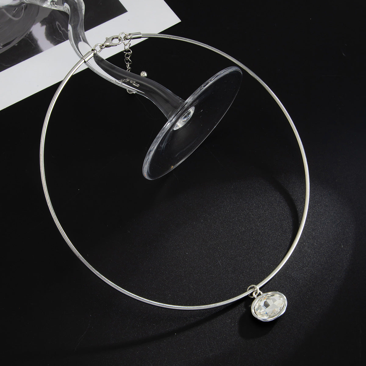 Minimalist Oval Geometric Rhinestone Plated Zinc Alloy Pendant Choker Necklace for Women