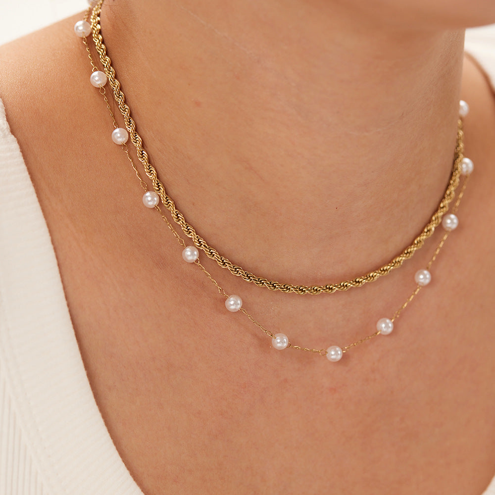Collana con pendente geometrico minimalista da donna con catena in acciaio inossidabile placcato oro 18 carati con inserti di perle