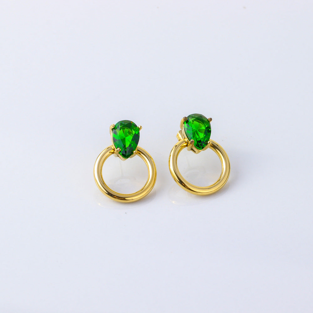 Orecchini alla moda in acciaio inossidabile a forma di goccia con placcatura sottovuoto in oro 18 carati e accenti in zirconia