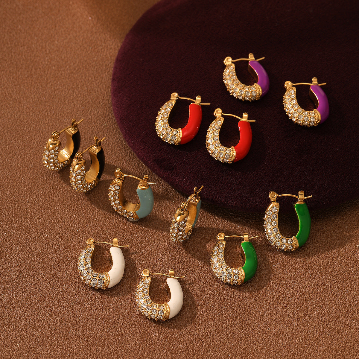 Elegantes Pendientes de Acero Inoxidable de Titanio Esmaltado con Incrustaciones de Pedrería Geométrica de Inspiración Francesa para Mujer, Ropa de Oficina de Moda de Lujo Estilo Palacio