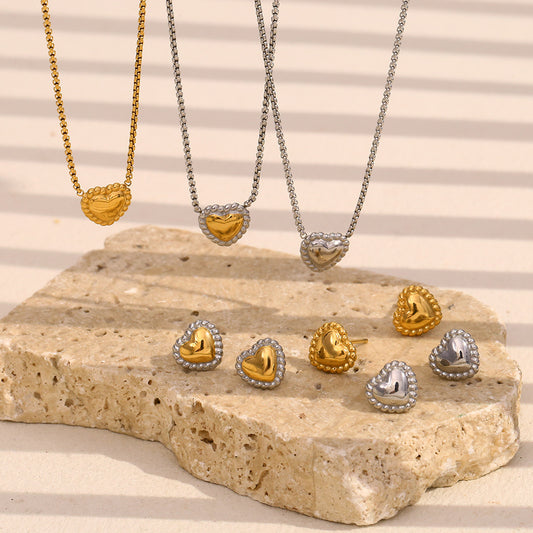 Collana minimalista a cuore in acciaio inossidabile con placcatura in oro 18 carati e orecchini a lobo abbinati a cuore color oro da donna