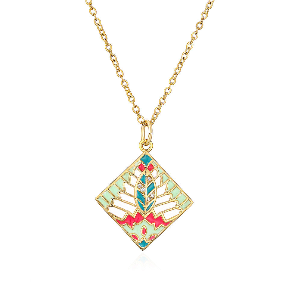 Collana con ciondolo geometrico bohémien da donna con base in rame placcata in oro vero e zirconi micro-incastonati