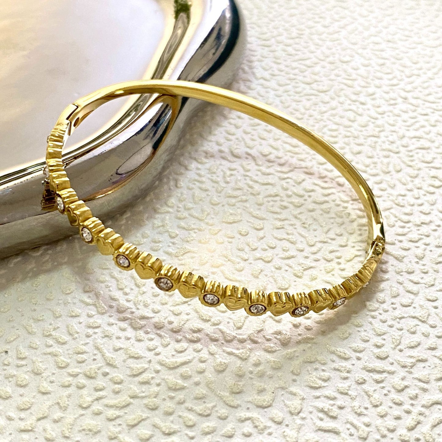 Minimalist Elegant Heart Rhinestone Inlay Stainless Steel Bracelet