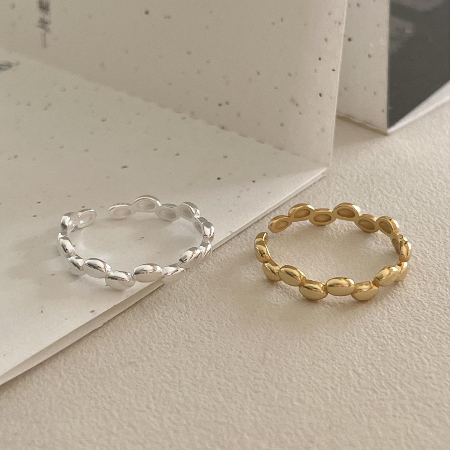 Anillo Abierto Minimalista de Plata de Ley 925 con Cuentas Ovaladas Geométricas para Mujer