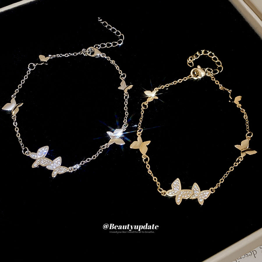 Elegante bracciale da mano a farfalla da donna, in rame con intarsio di zirconi cubici, bracciale stile lusso minimalista per l'uso quotidiano