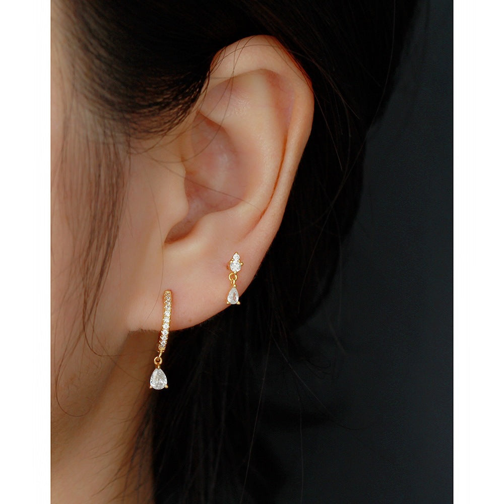 Orecchini a polsino con ciondolo a borchia minimalista geometrico lucido in zirconia per donne e uomini con finitura placcata in argento sterling 925