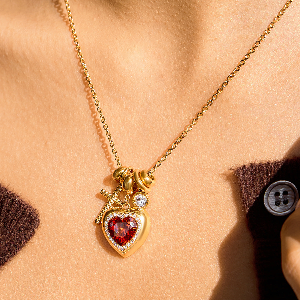 Collana da donna in acciaio inossidabile a forma di cuore, minimalista, con placcatura in oro PVD