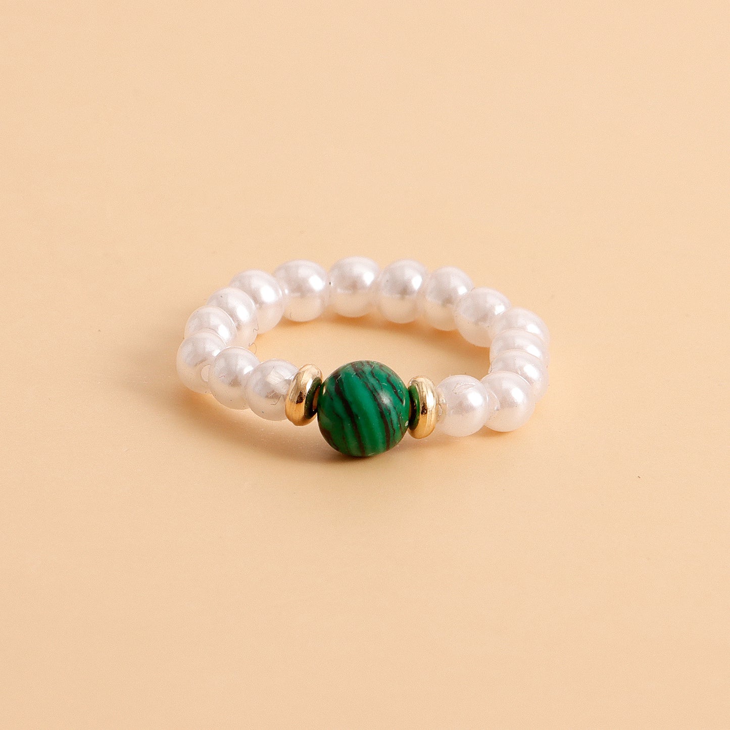 Anillo Acrílico Geométrico Bohemio con Perlas de Imitación y Acentos de Piedras Naturales para Mujer