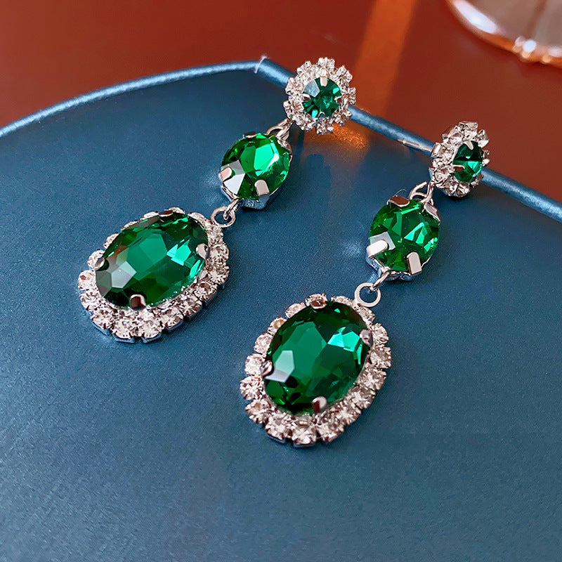 Orecchini a perno da donna con perle intarsiate e strass verdi a fantasia floreale vintage, con perni in acciaio inossidabile