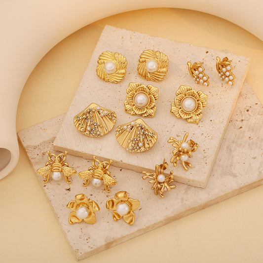 Fashionable OL Style Shell-Shaped Stainless Steel Stud Earrings with Pearl Inlay and Plated Finish