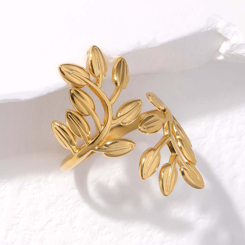 Anello aperto da donna a foglia in stile naturale in acciaio al titanio con finitura placcata e struttura in acciaio inossidabile resistente alla ruggine