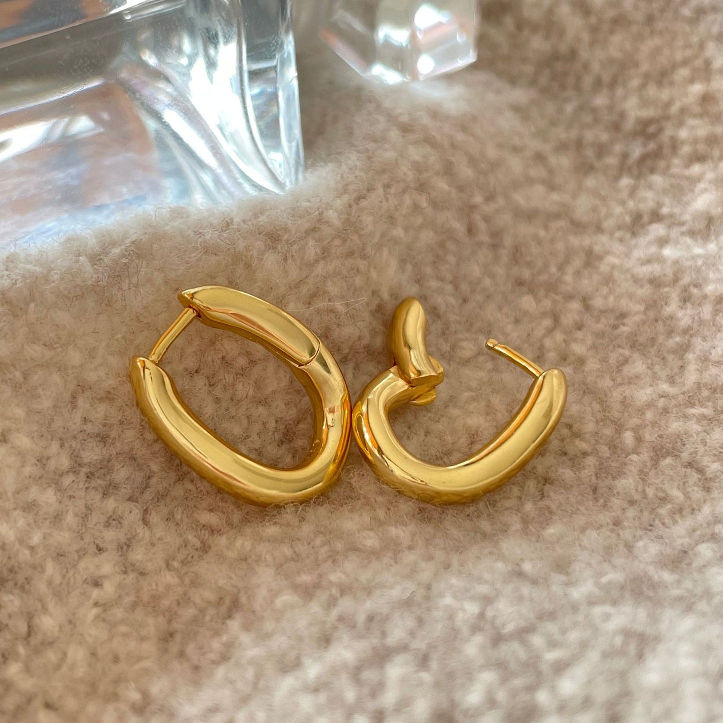 Minimalist Arc-Shaped 925 Sterling Silver Stud Earrings with Micro-Pave Setting