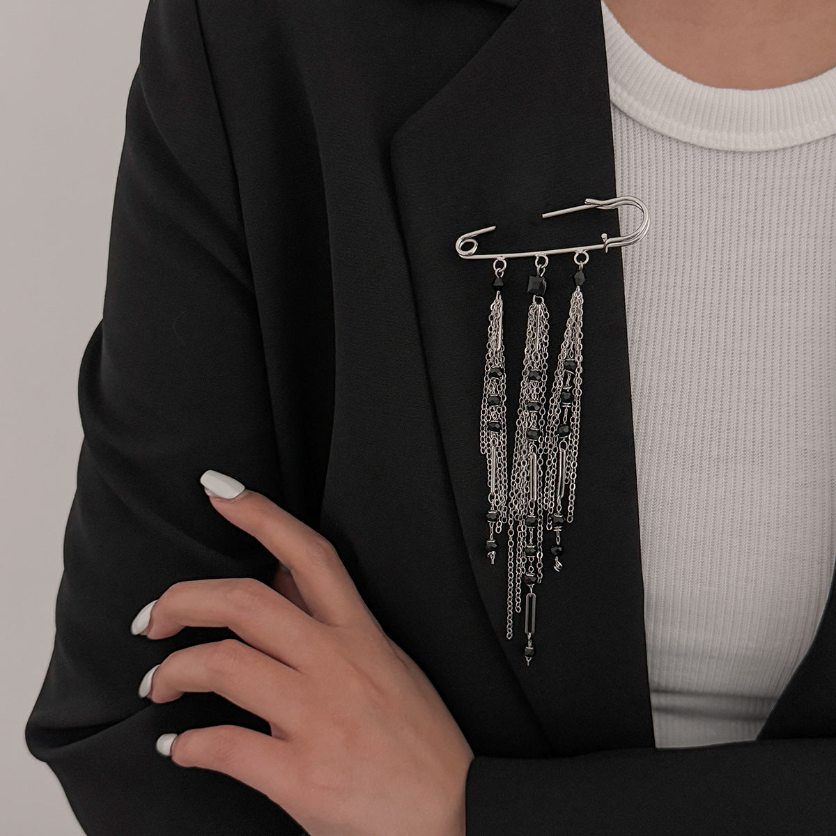 Hip-hop Plated Iron Heart Crystal Brooch Pin with Chain Tassel DIY Charm Bar