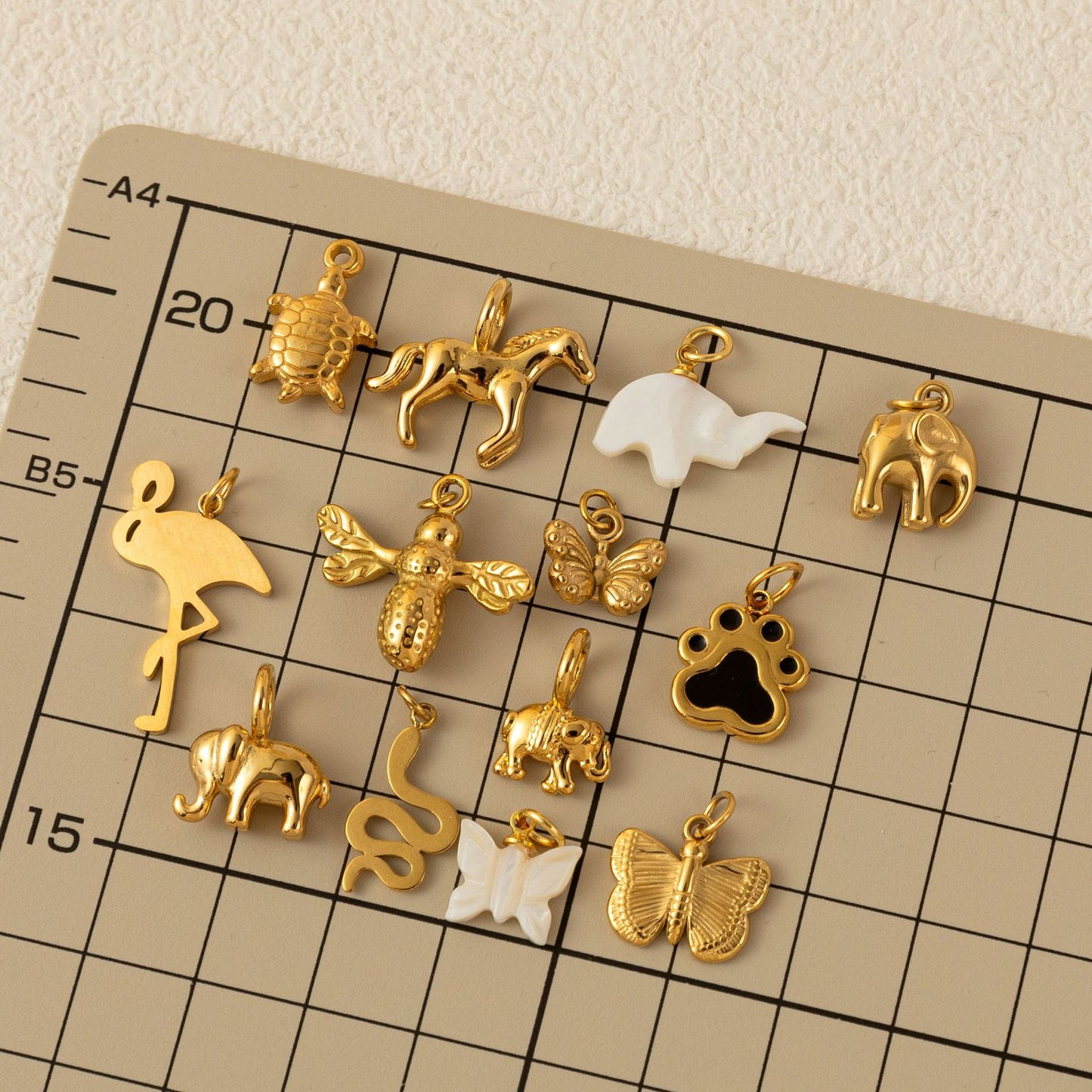Collana con ciondolo a barra in acciaio inossidabile placcato oro 18 carati con animali, stile vintage, PVD