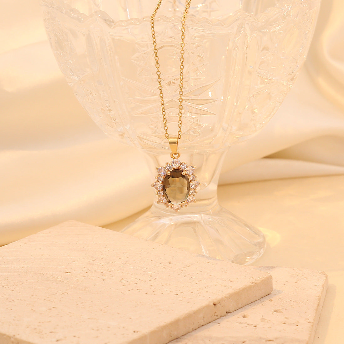 Elegant Oval-Shaped Stainless Steel Pendant Necklace with Full Rhinestone Inlay for Women