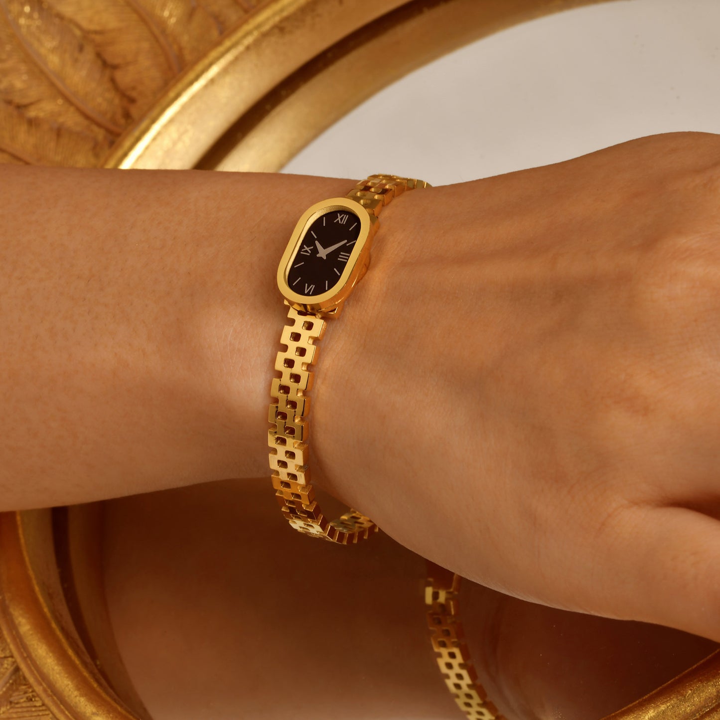 Vintage Stainless Steel Watch Bracelet with Gold Plating for Women Oval Shape Timepiece Jewelry