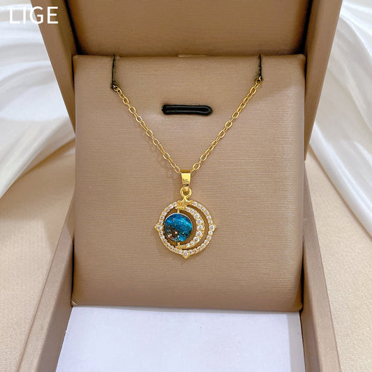Collar con colgante de cielo estrellado estilo caricatura para mujeres y hombres, cadena de clavícula de acero inoxidable con incrustaciones completas de diamantes de imitación.