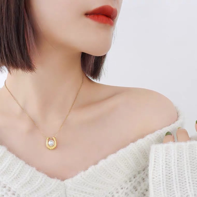 Minimalist U-Shaped Titanium Steel Necklace for Women with Pearl Pendant, Electroplated Finish, Cross Chain Style