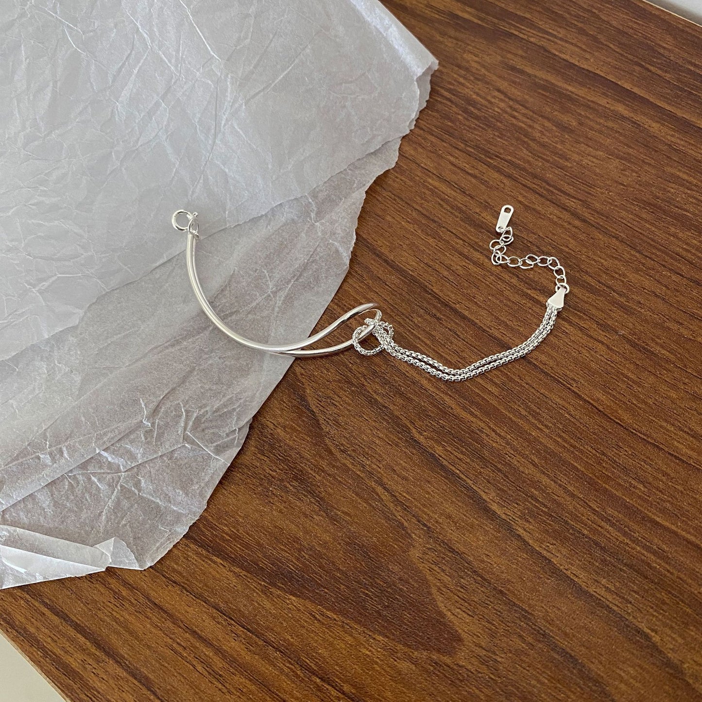 Bracciale Minimalista da Donna in Argento Sterling 925 con Catena a Cavo e Nodo Geometrico