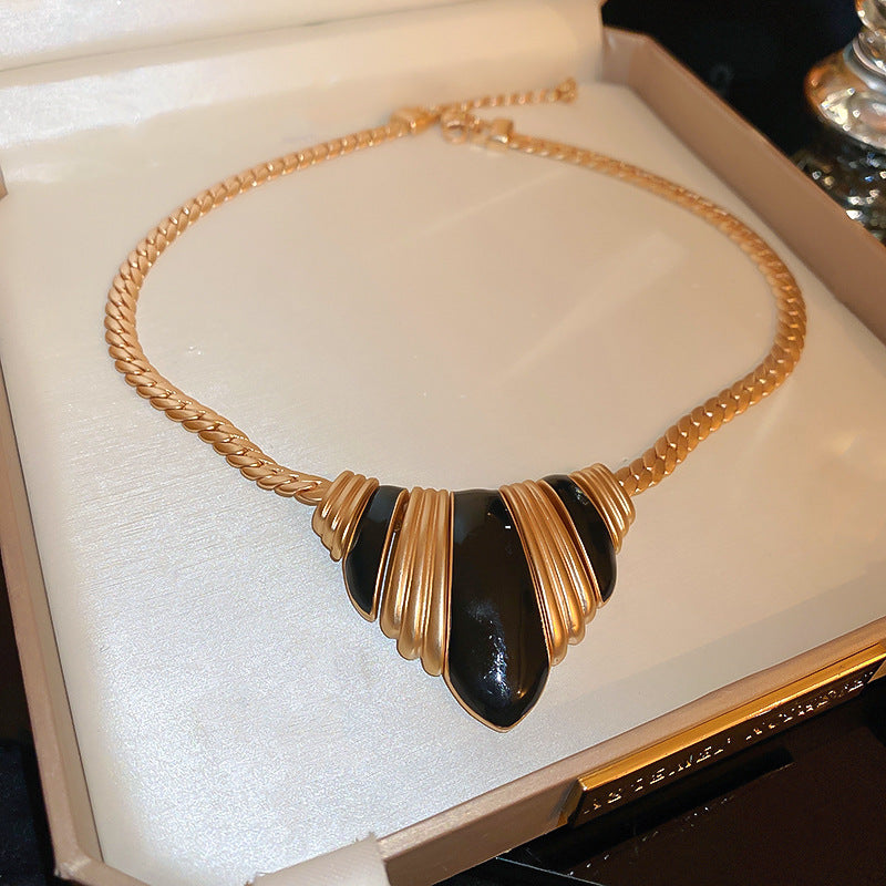 Set collana e orecchini geometrici da donna in stile vintage in lega con finitura smaltata
