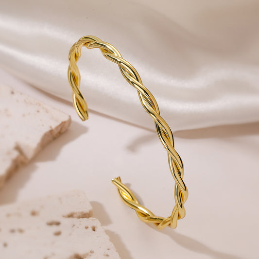 Pulsera Minimalista de Cobre Retorcido para Mujer con Baño de Oro Real, Diseño Circular Geométrico, Accesorio de Moda Versátil