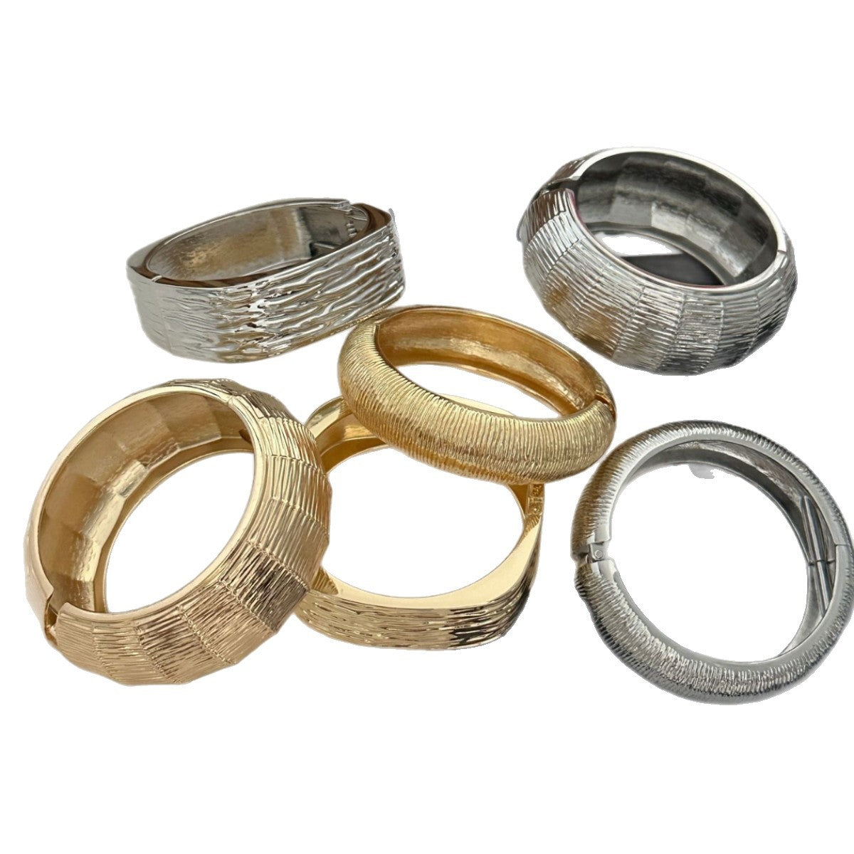 Bracciale rigido da donna in lega placcata, geometrico e ampio