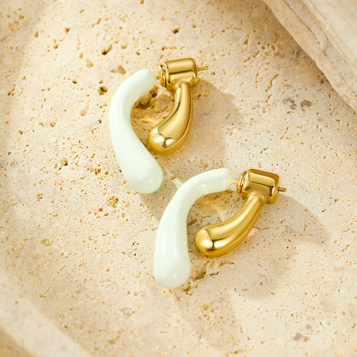 Pendientes de lágrima de esmalte estilo dulce en acero inoxidable con forma geométrica y diseño irregular para mujer